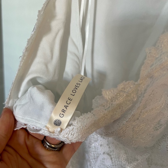 Grace Loves Lace Wedding Dress (1) - Picture 11 of 14